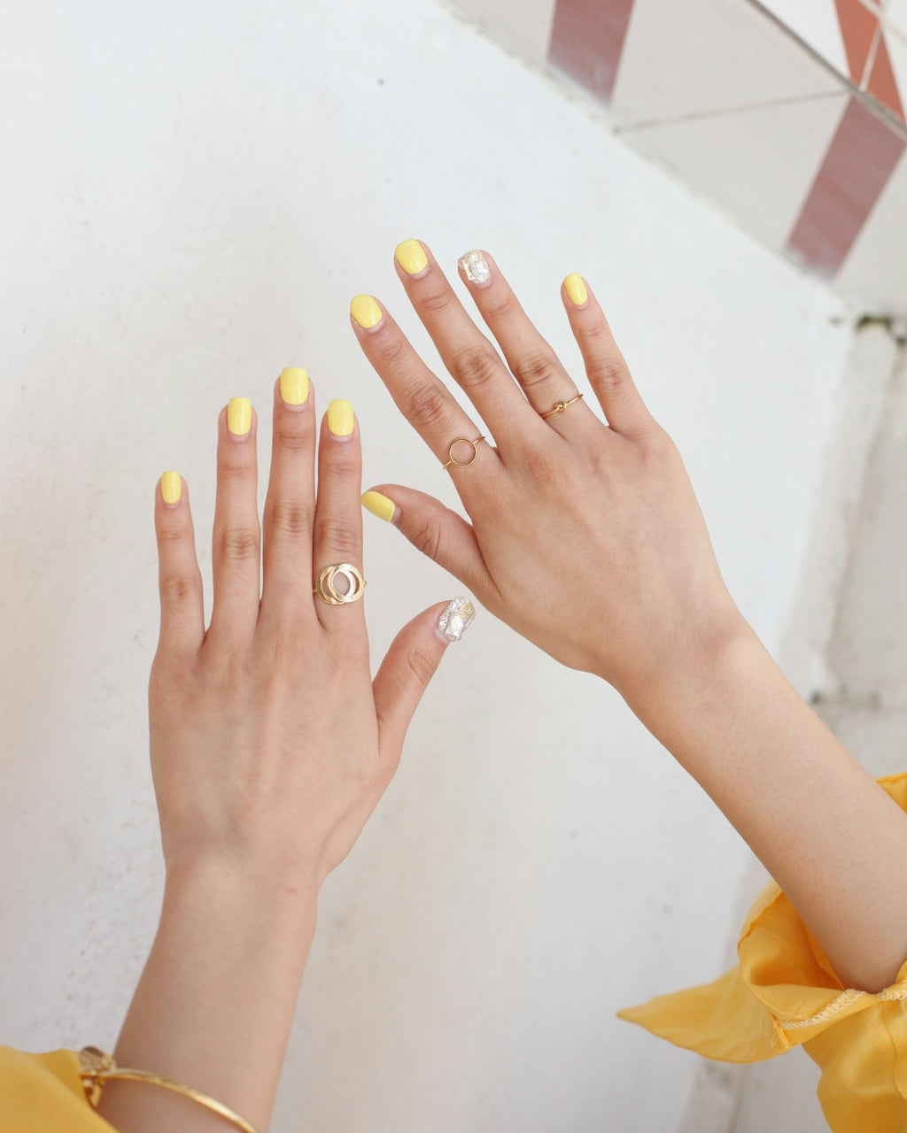 Stacking rings worn across the fingers