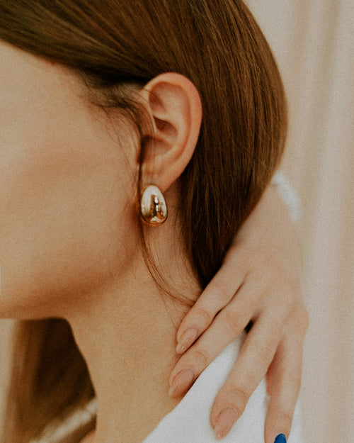 Diamond earring worn on the ear